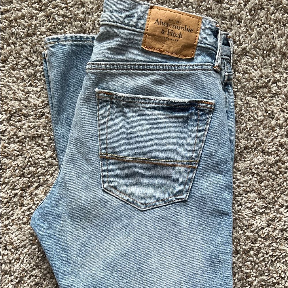 Abercrombie and Fitch Men's Light Blue Jeans in Size W31 L30 - Picture 15 of 15